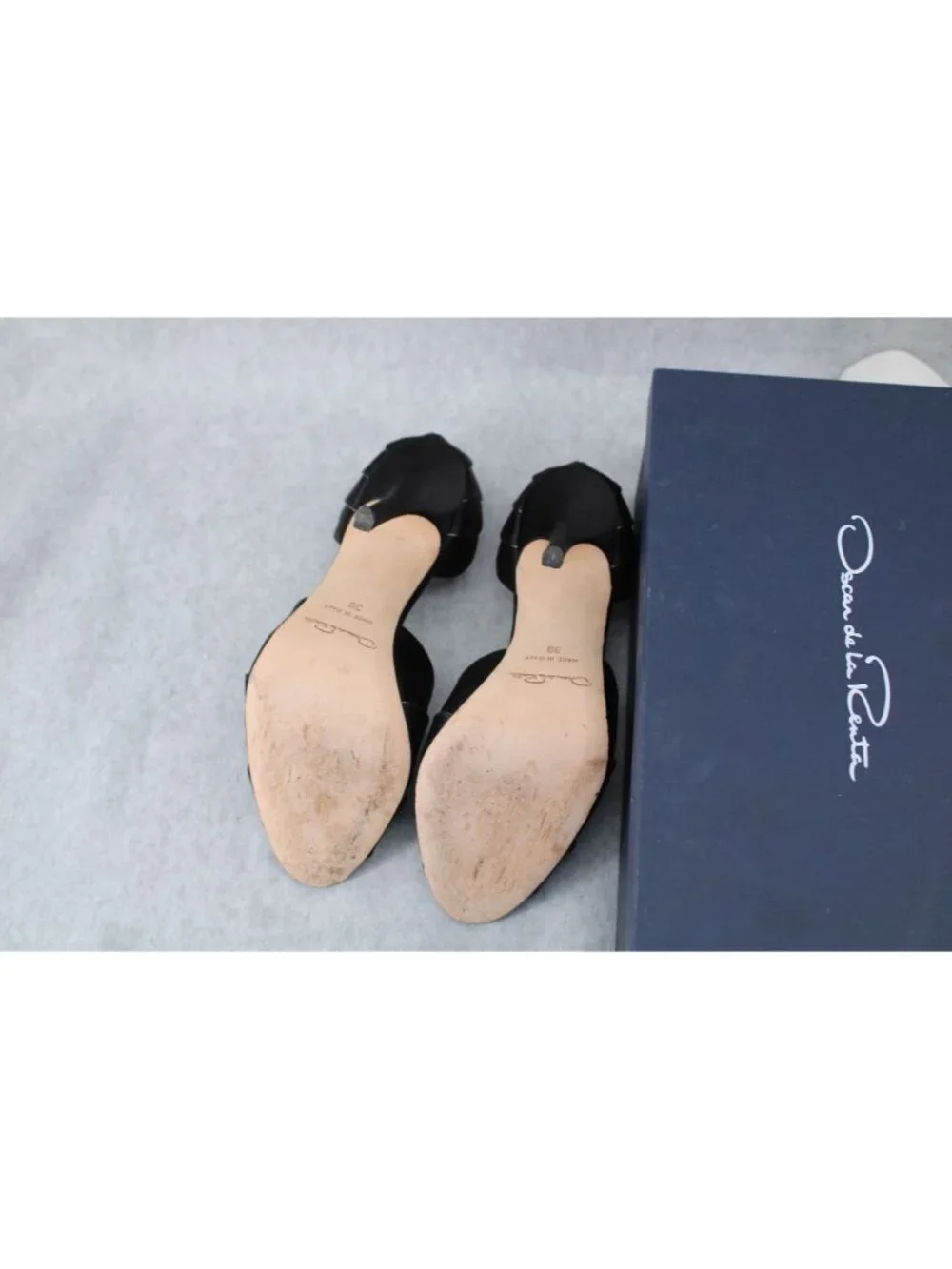 Oscar De La Renta Black Satin Petal D'Orsay Heels Open Toe Size 38 94791